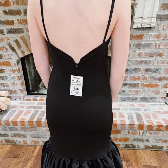 Ruffled Hem Maxi Prom dress w/ bows - Picture 4 of 6